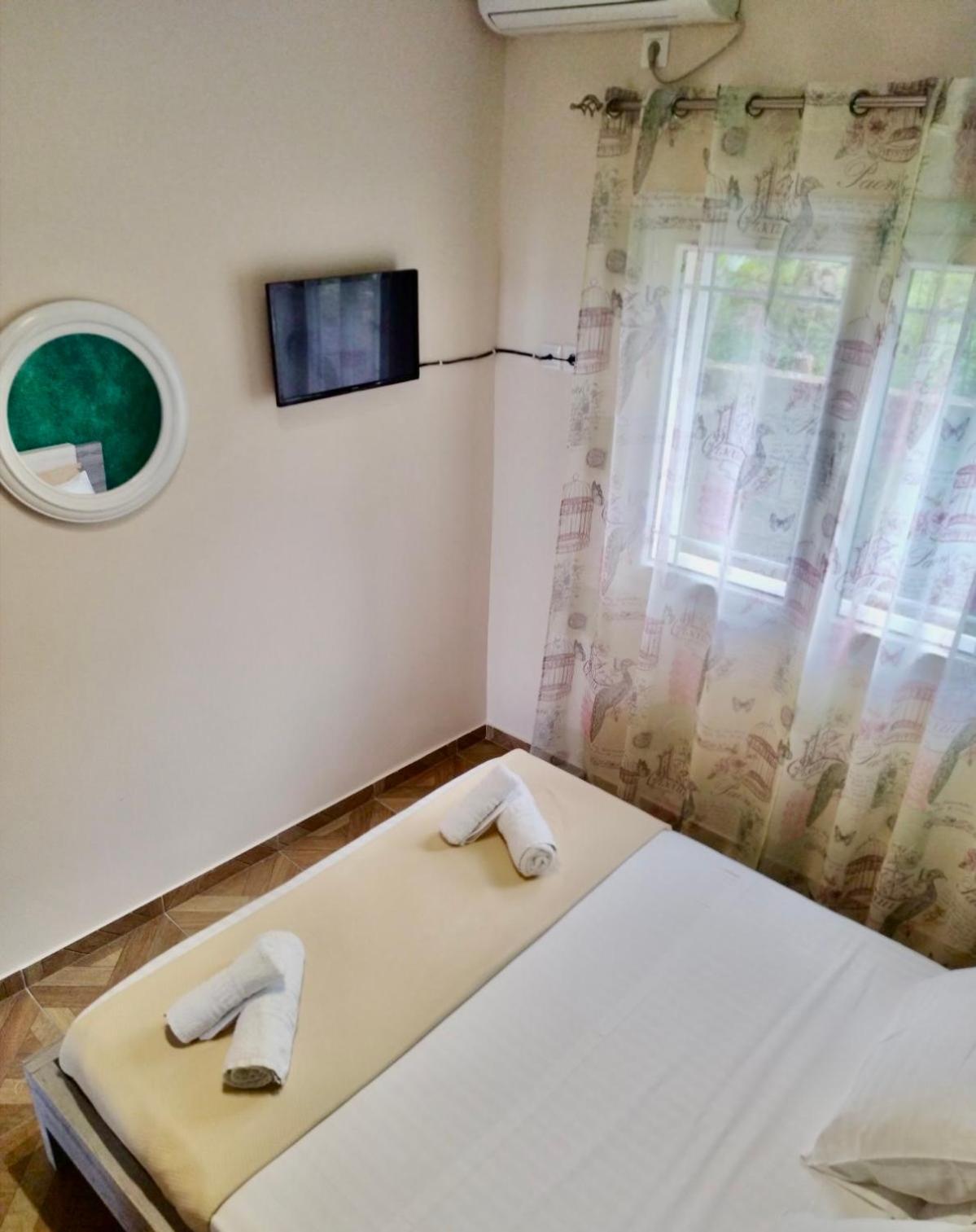 Dagos Rooms Dhërmi Eksteriør billede